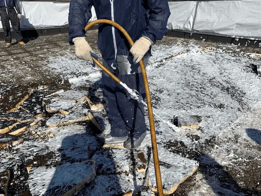 edelweiss-kh-team-performing-asbestos-removal-services (15)